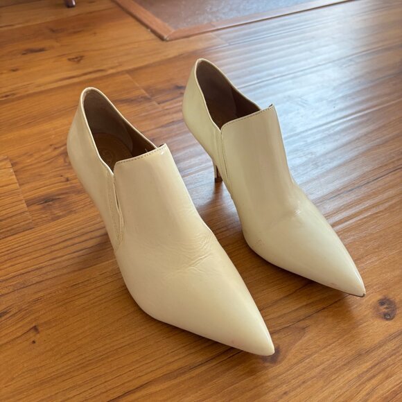 Tory Burch Vintage Leather Pointed Toe Heels - Picture 11 of 16